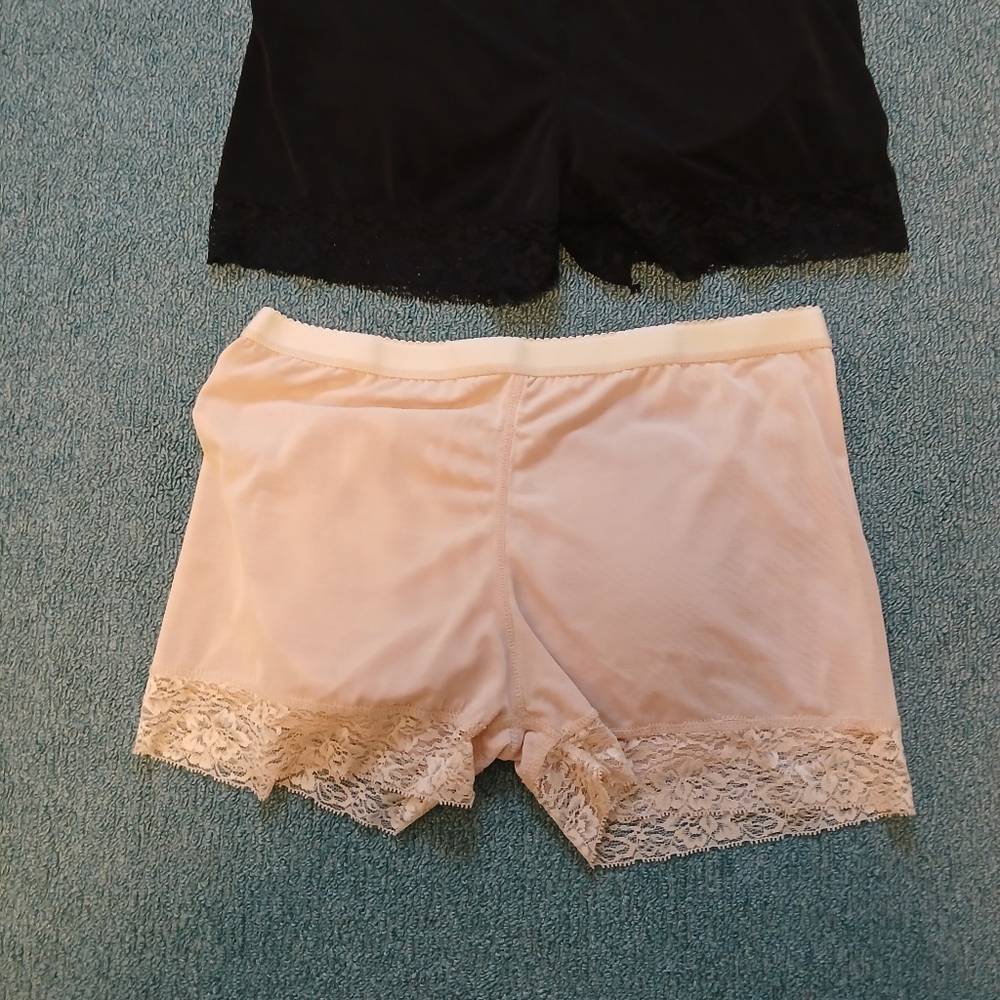 2 Skyfoxe boyshort padded panties